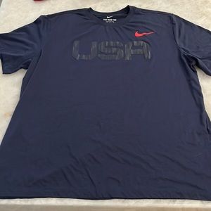 NIKE navy blue Tee shirt. Excellent condition.